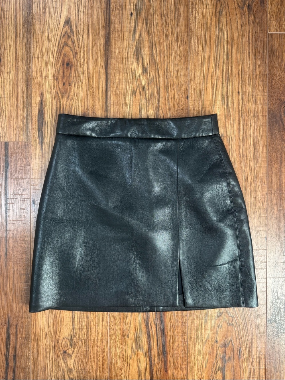 Aritzia Wilfred Tempest Vegan Leather Skirt - Picture 3 of 8